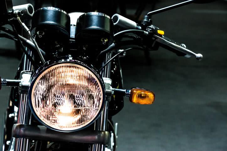 Phares de moto, comment procéder aux réglages ?